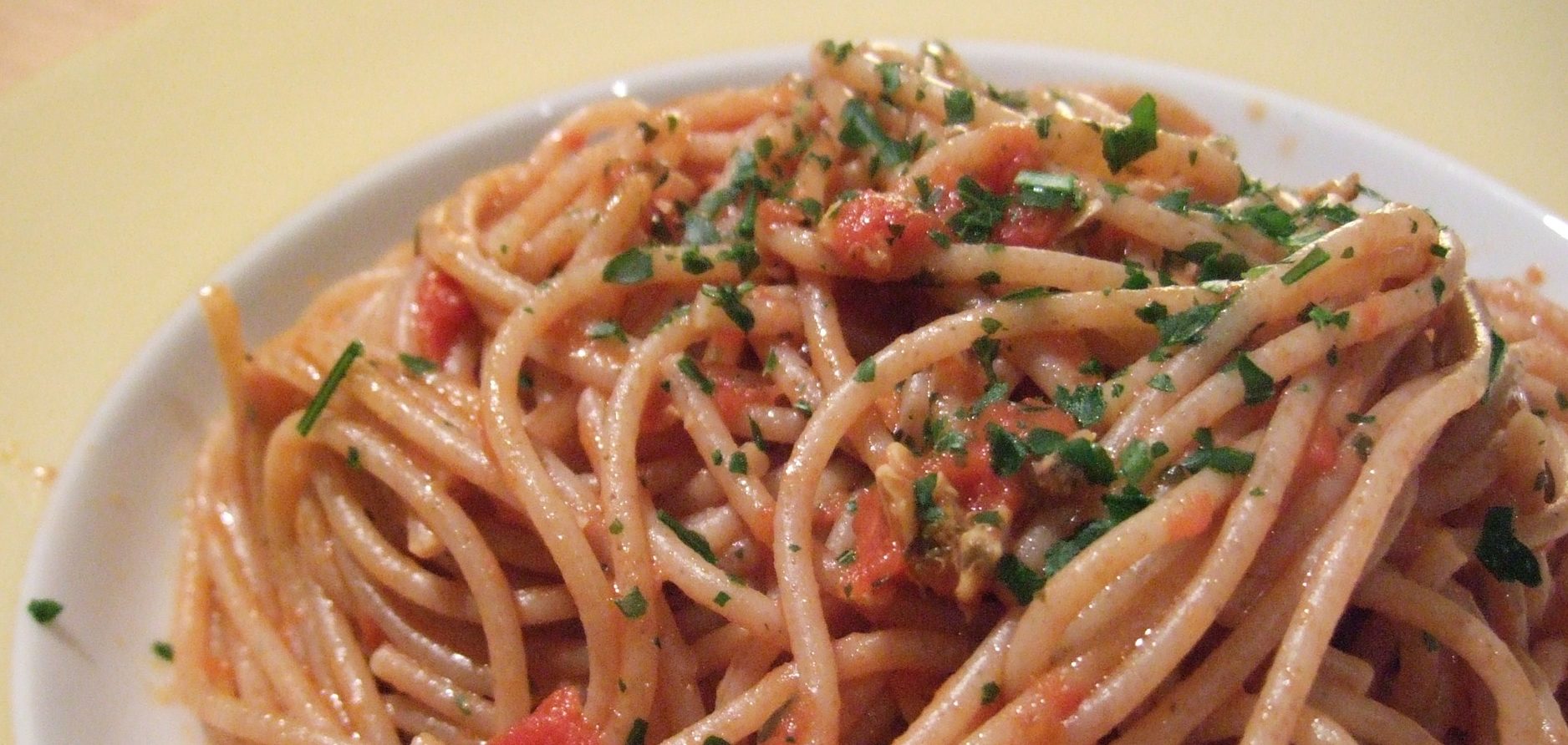 Spaghetti con alici fresche al pomodoro alla calabrese